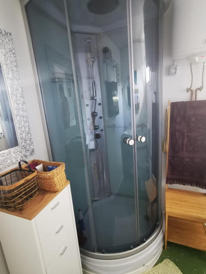 Studio Apartment Rosemary Ровин Екстериор снимка