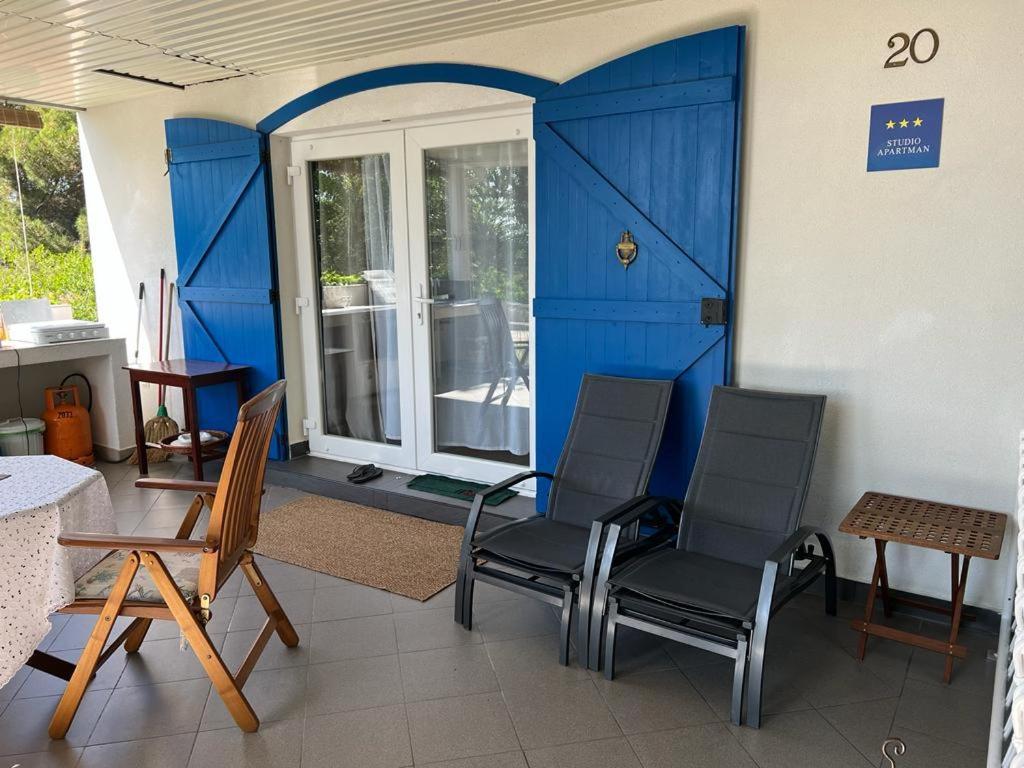 Studio Apartment Rosemary Ровин Екстериор снимка